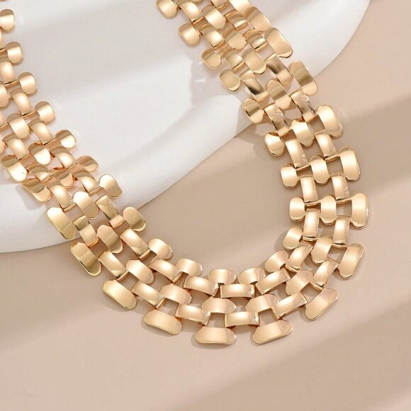 Yellow Gold Women's Luxurious Hollow Out Exaggerated Chain Necklace - Picture 3 of 5